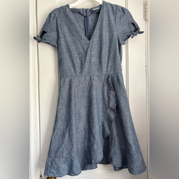 J. Crew Chambray Faux V-Neck short Sleeve Mini Dress, Sz: 2 - Picture 1 of 9